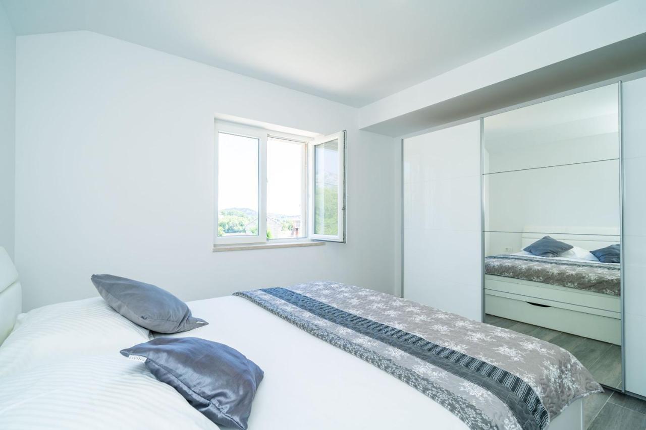 Apartments Amalija Чилипи Экстерьер фото